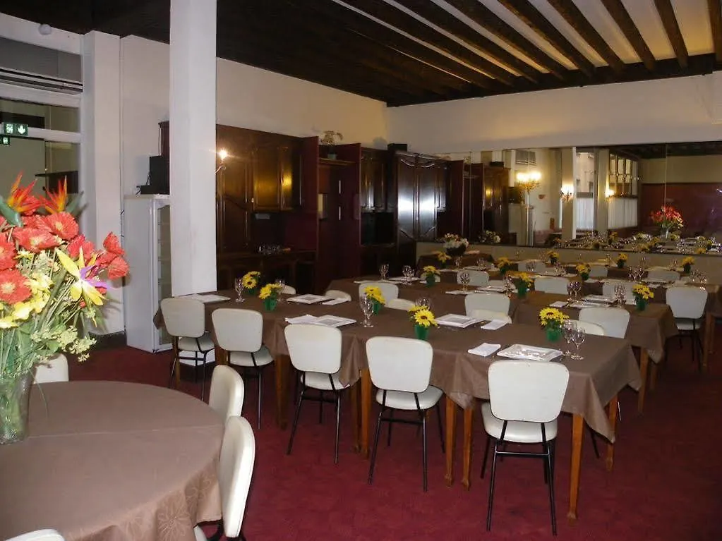 Hotel Moderne Vichy 2*,  France