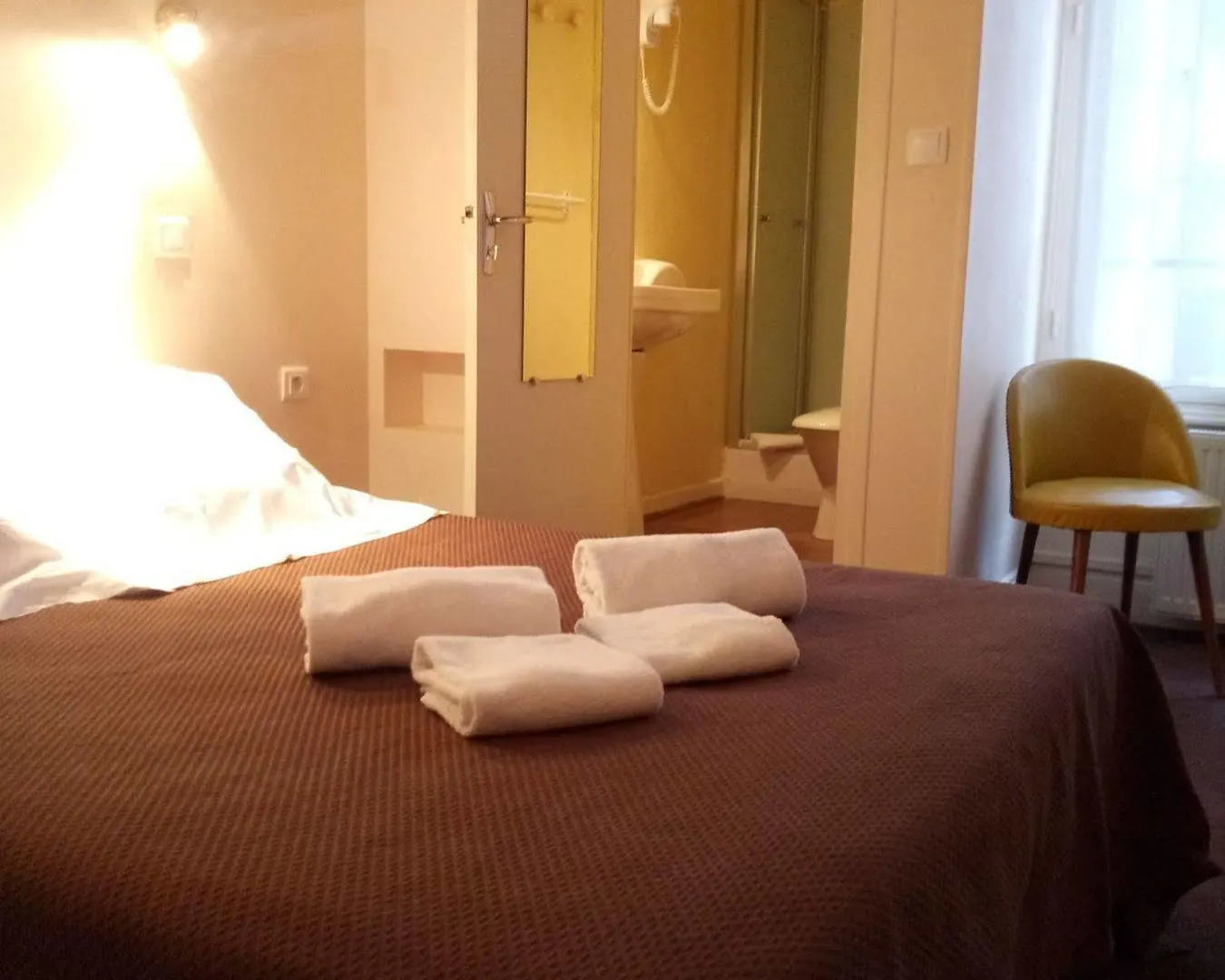 Hotel Moderne Vichy 2*,  France