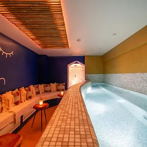 *** Hotel La Francia